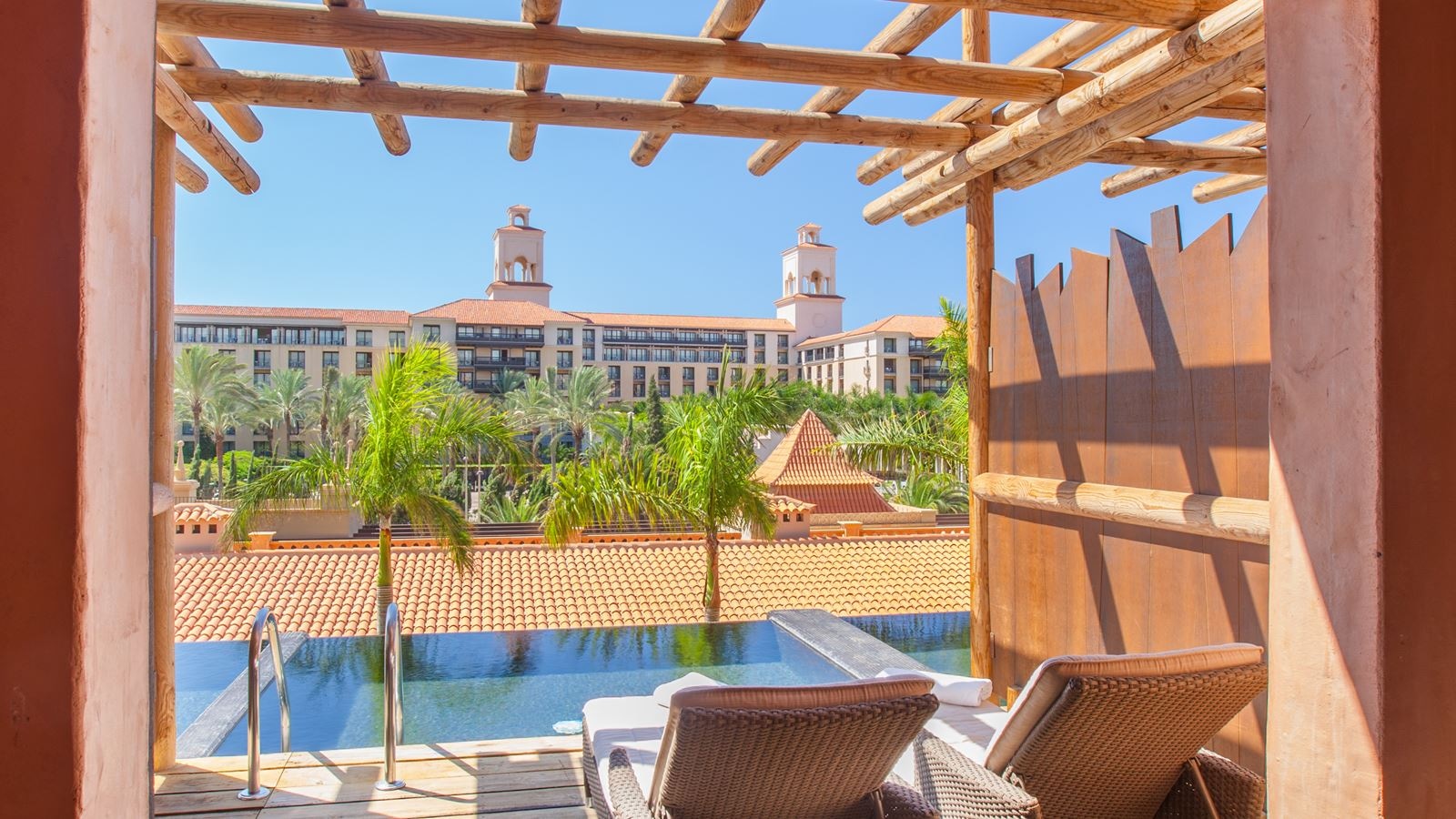 rooms-ddep-double-deluxe-unique-with-private-pool-and-terrace