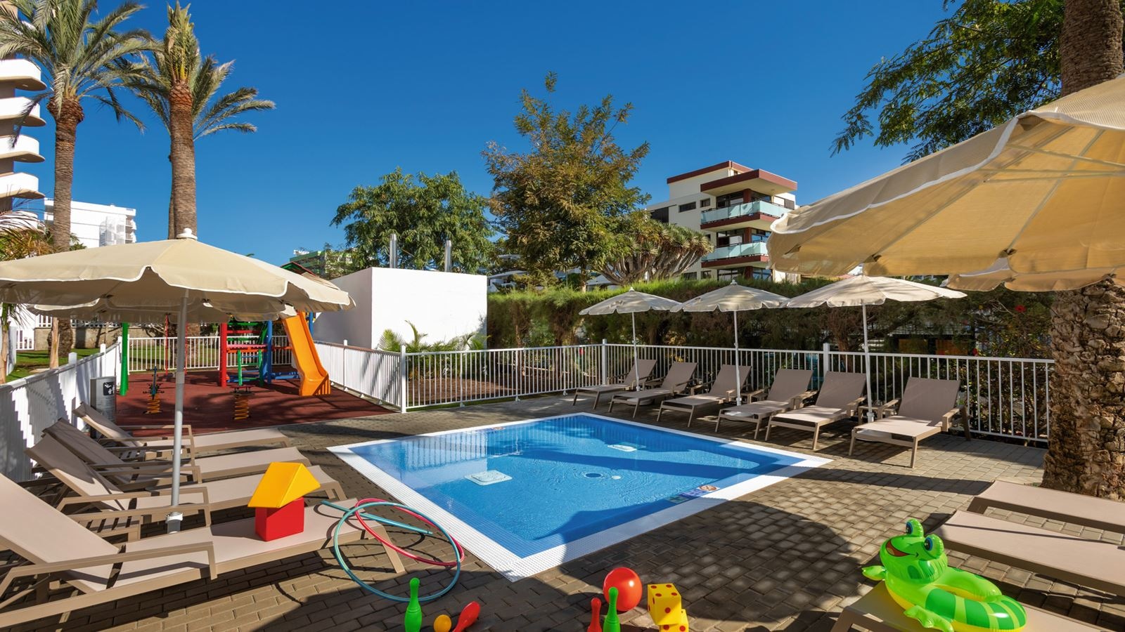 pools-outdoor-childrens-pool