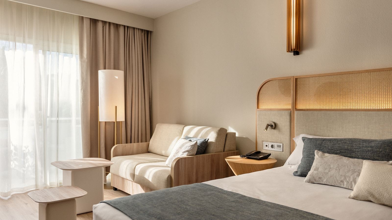 rooms-double-standard-2+2-with-balcony