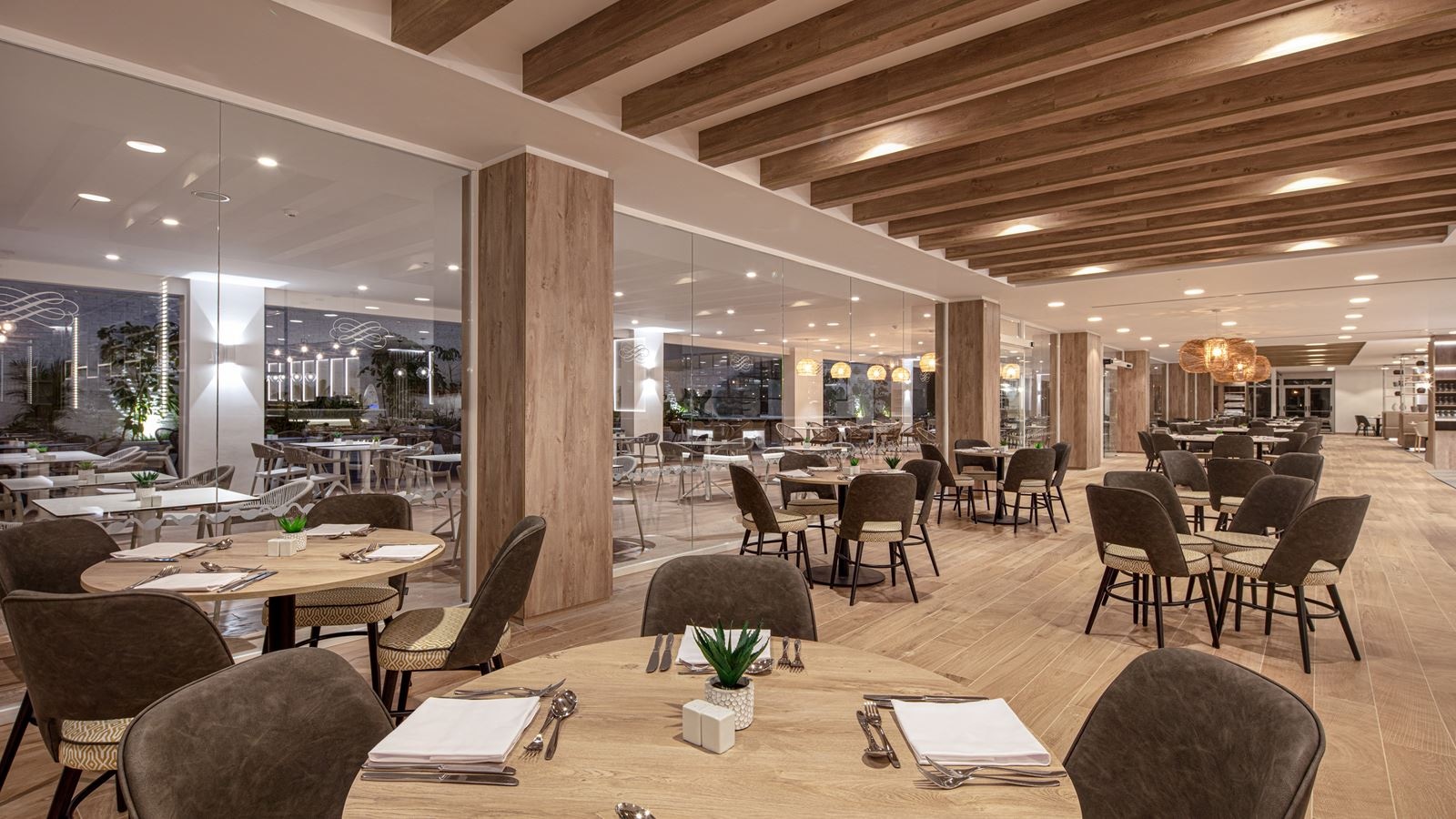 restaurants-food-market