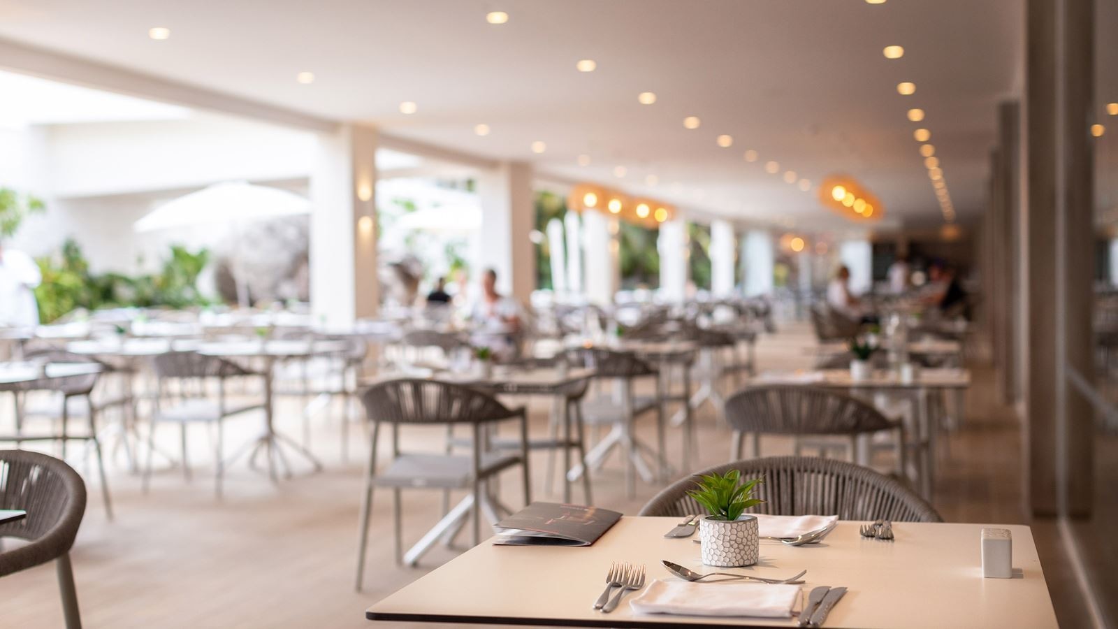 restaurants-food-market