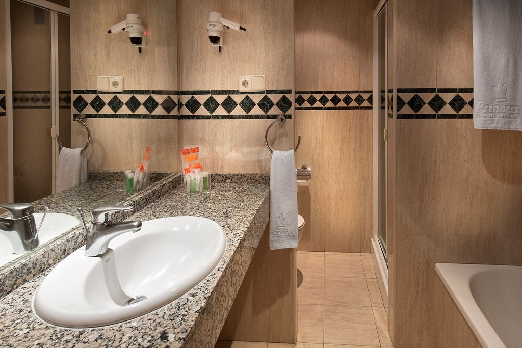 rooms-familiar-superior