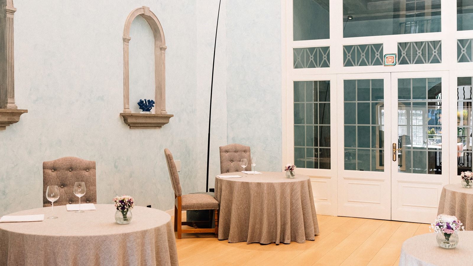 restaurants-restaurants