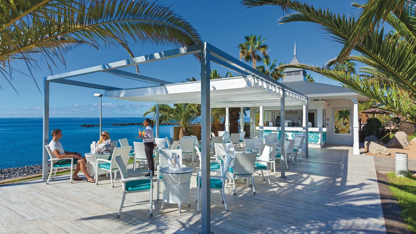 bars-poolside-snack-bar
