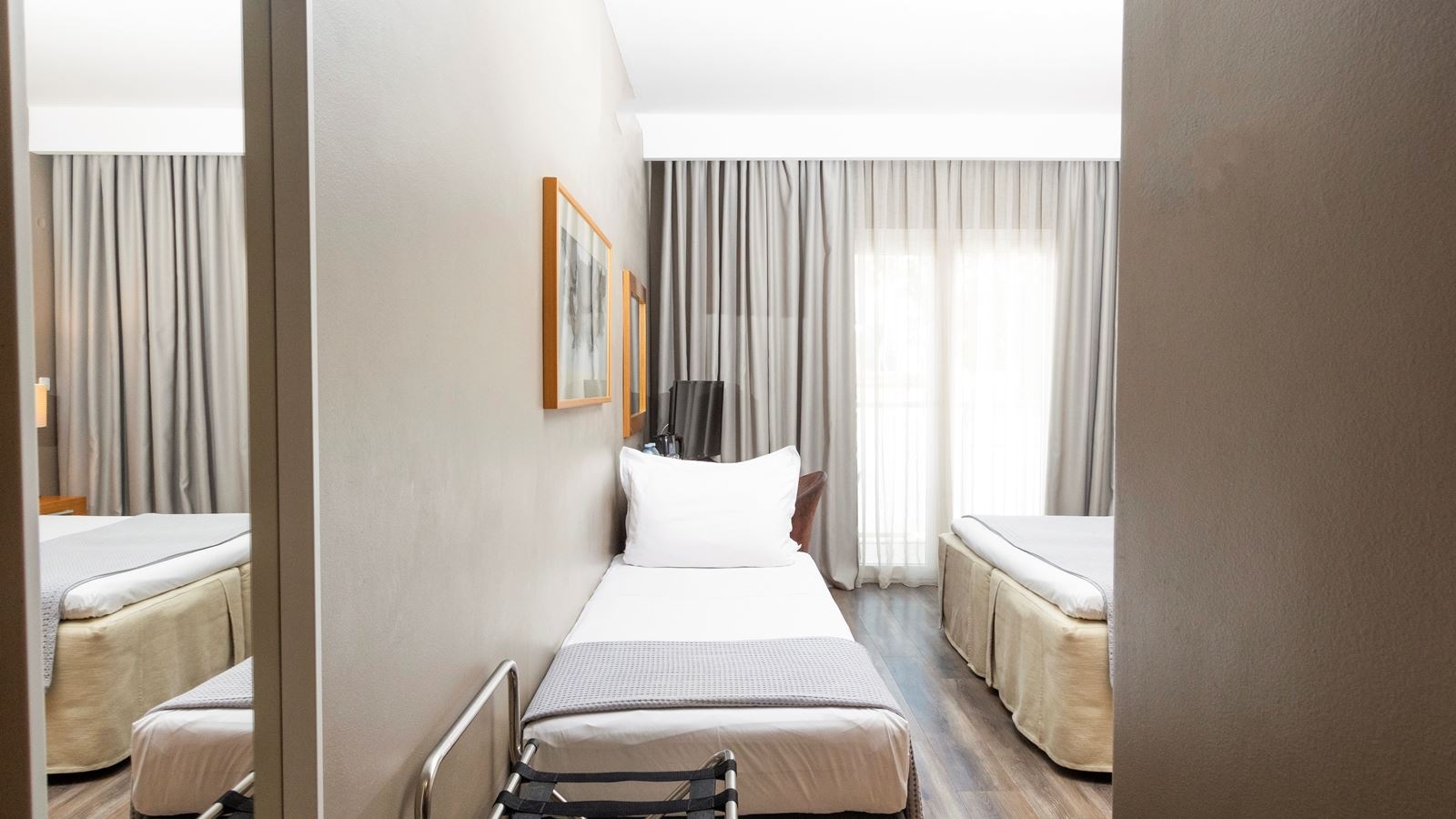 rooms-family-cocomat-room-with-partial-sea-view