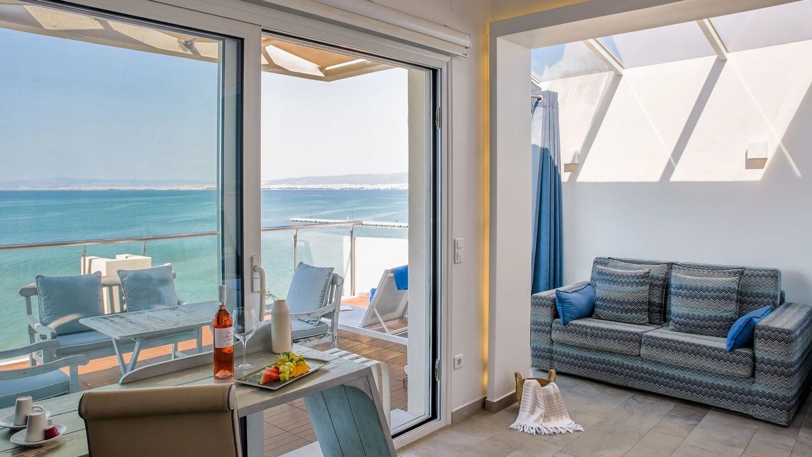 rooms-aeolus-suite-panoramic-sea-view