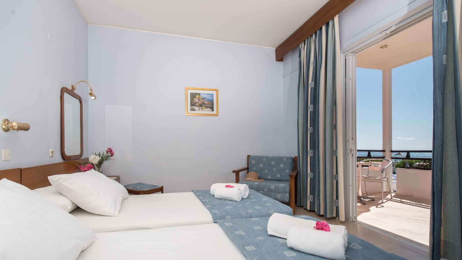 rooms-double-room-side-sea-view