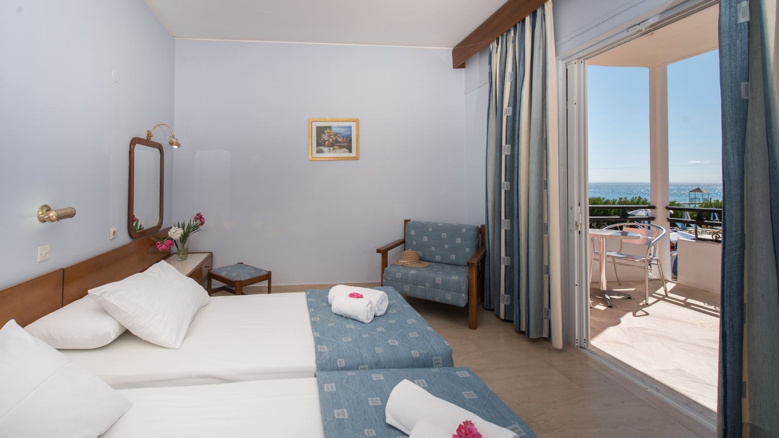 rooms-double-room-side-sea-view