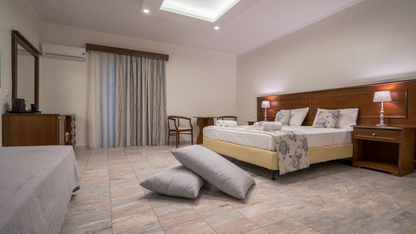 rooms-premium-room-swim-up