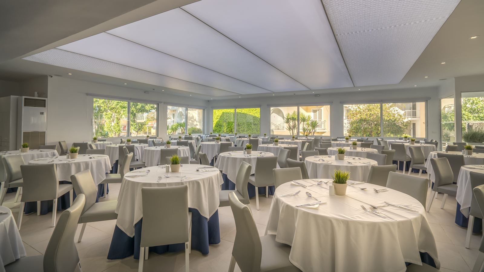 restaurants-restaurant