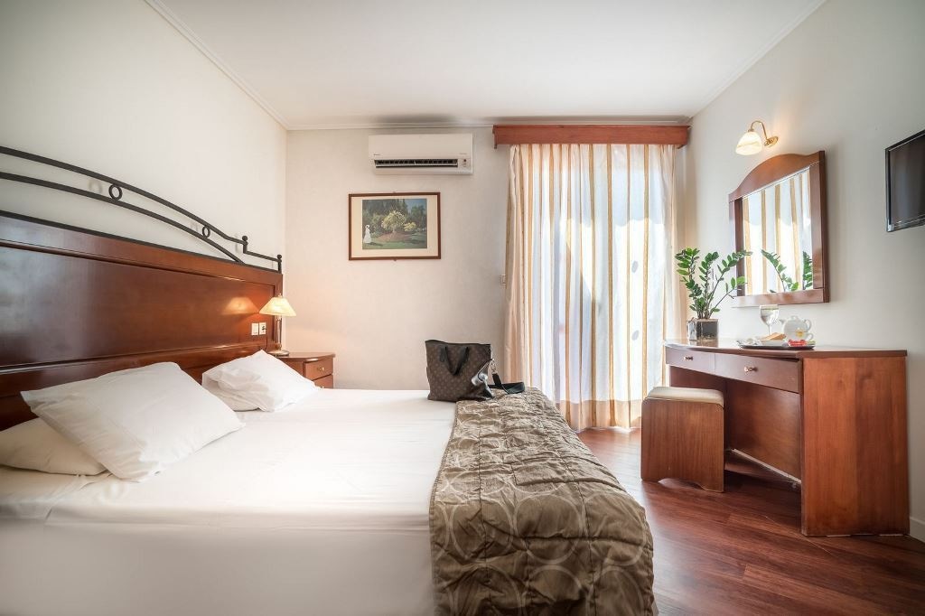 rooms-family-room-2-bedrooms