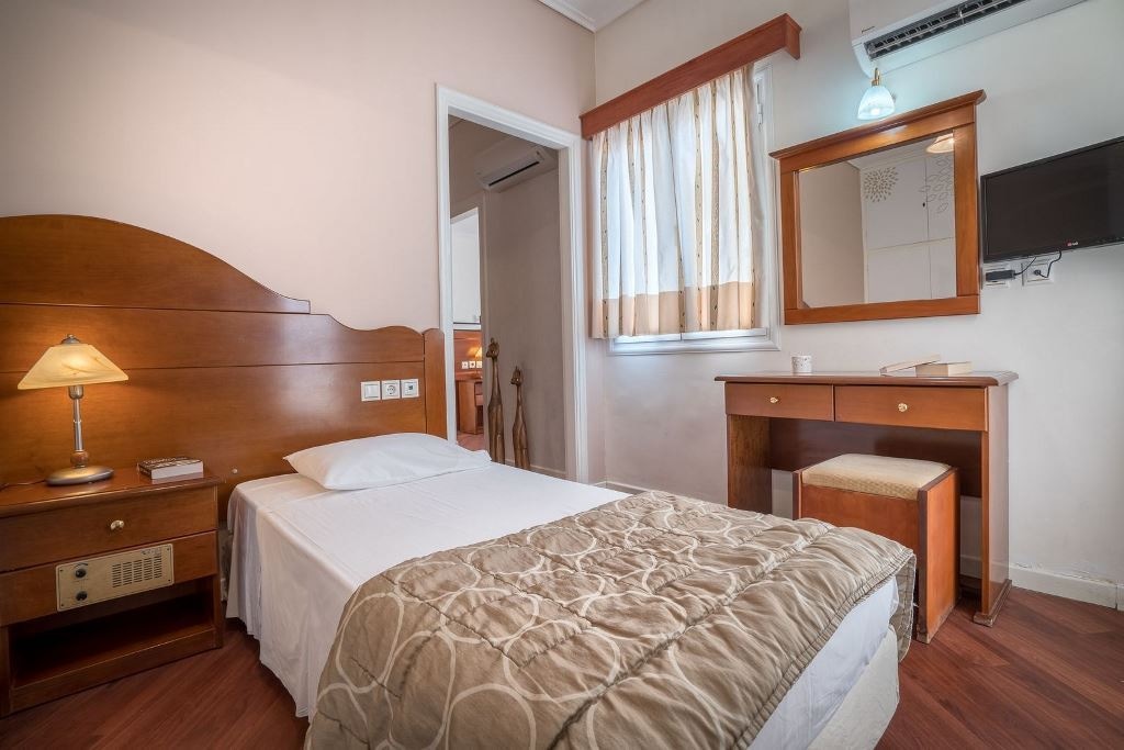 rooms-family-room-2-bedrooms