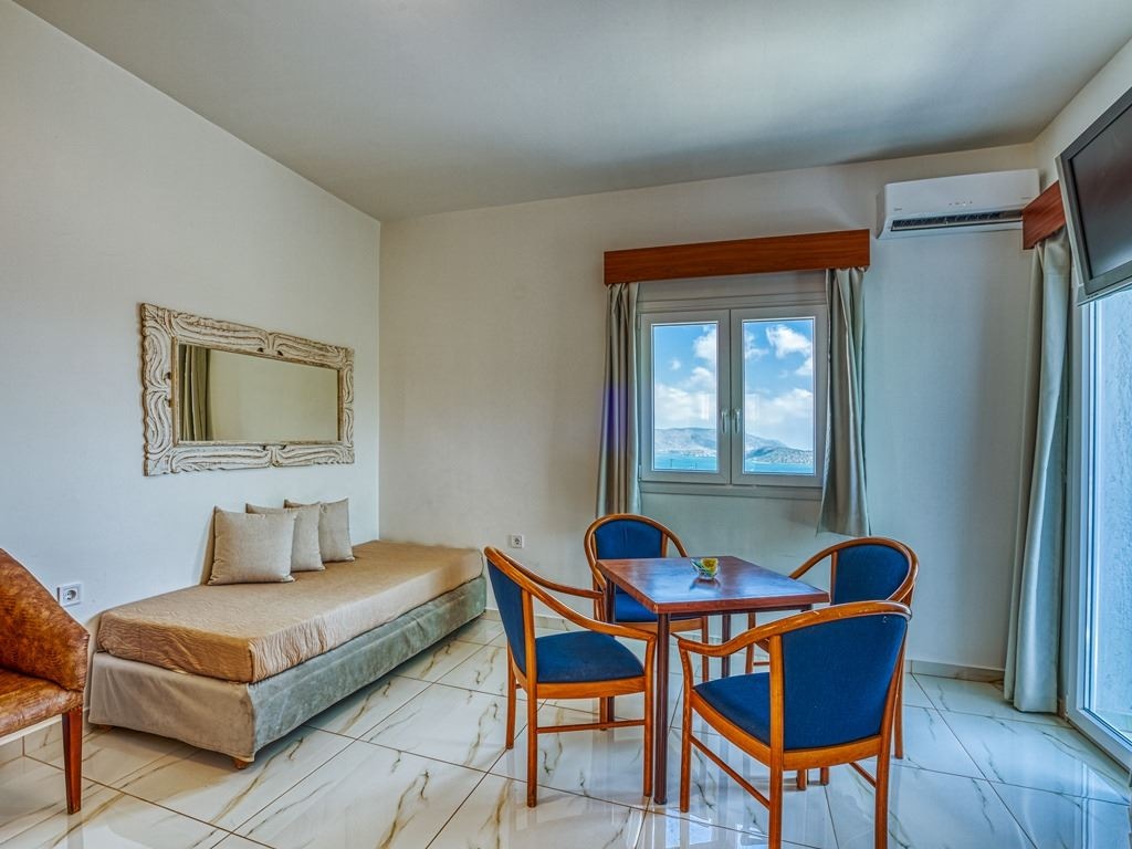 rooms-family-apartment