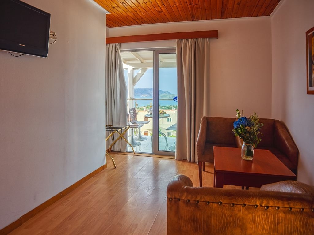 rooms-two-bedroom-family-apartment