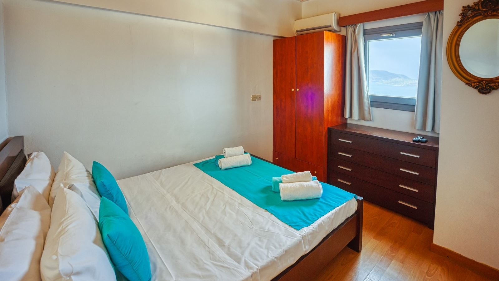 rooms-two-bedroom-family-apartment