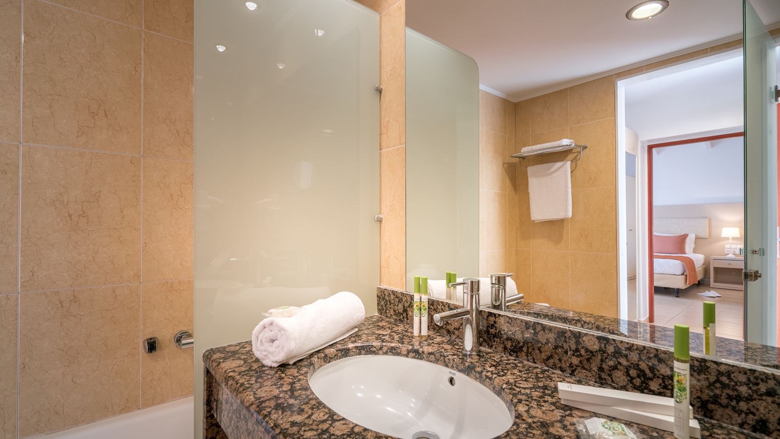 rooms-superior-suite