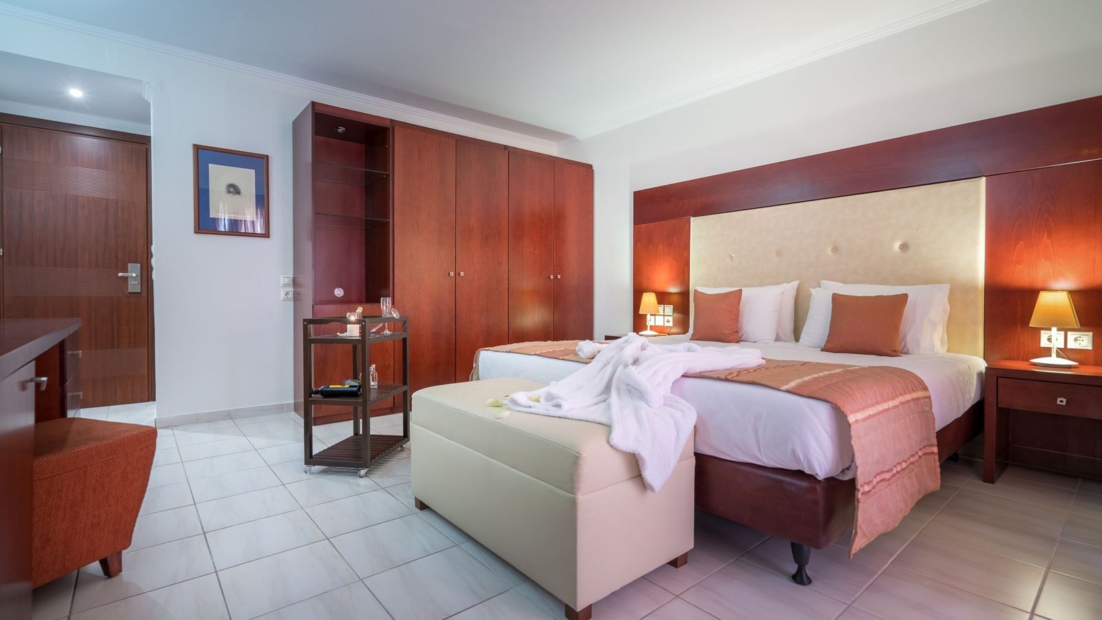 rooms-executive-room