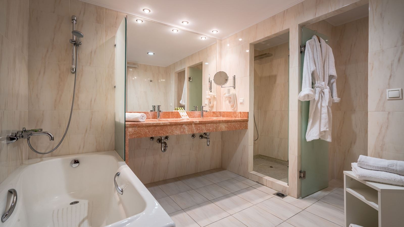 rooms-executive-room