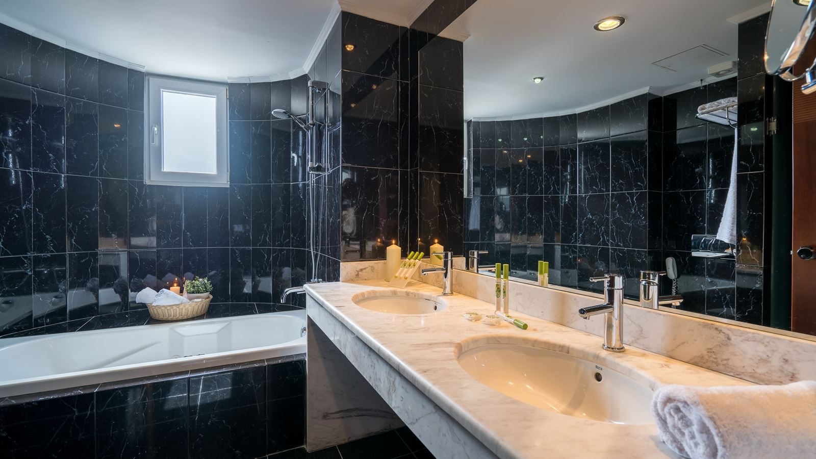 rooms-space-family-suite