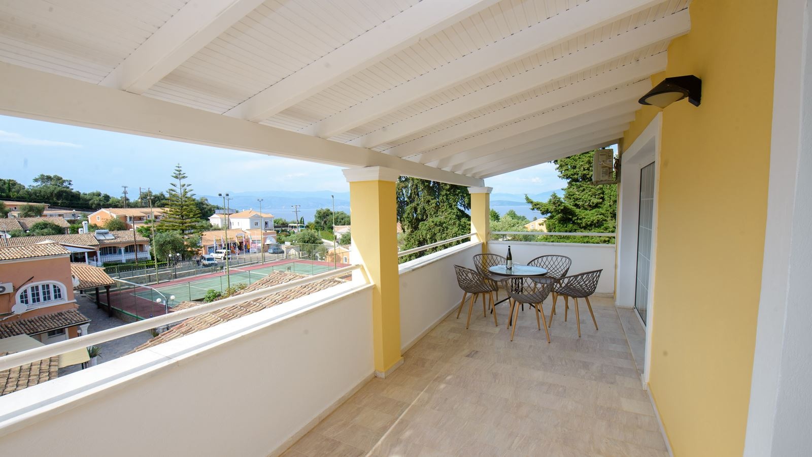 rooms-two-bedroom-apartment-5-pax