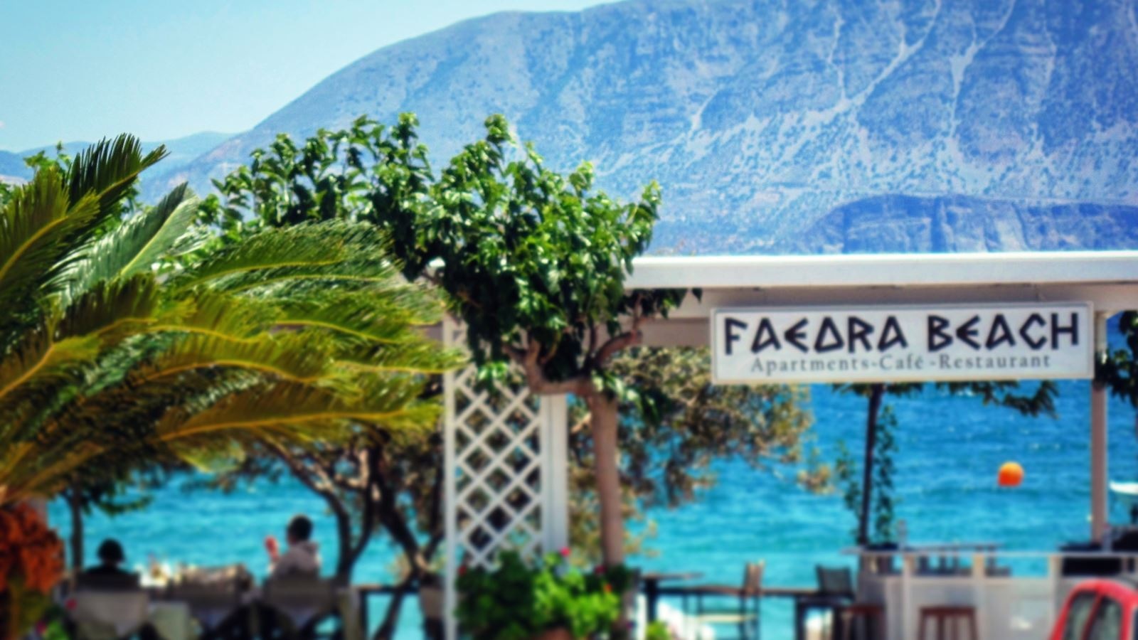 bars-faedra-beach-bar