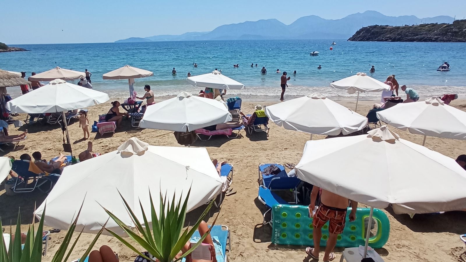 restaurants-faedra-beach-restaurant