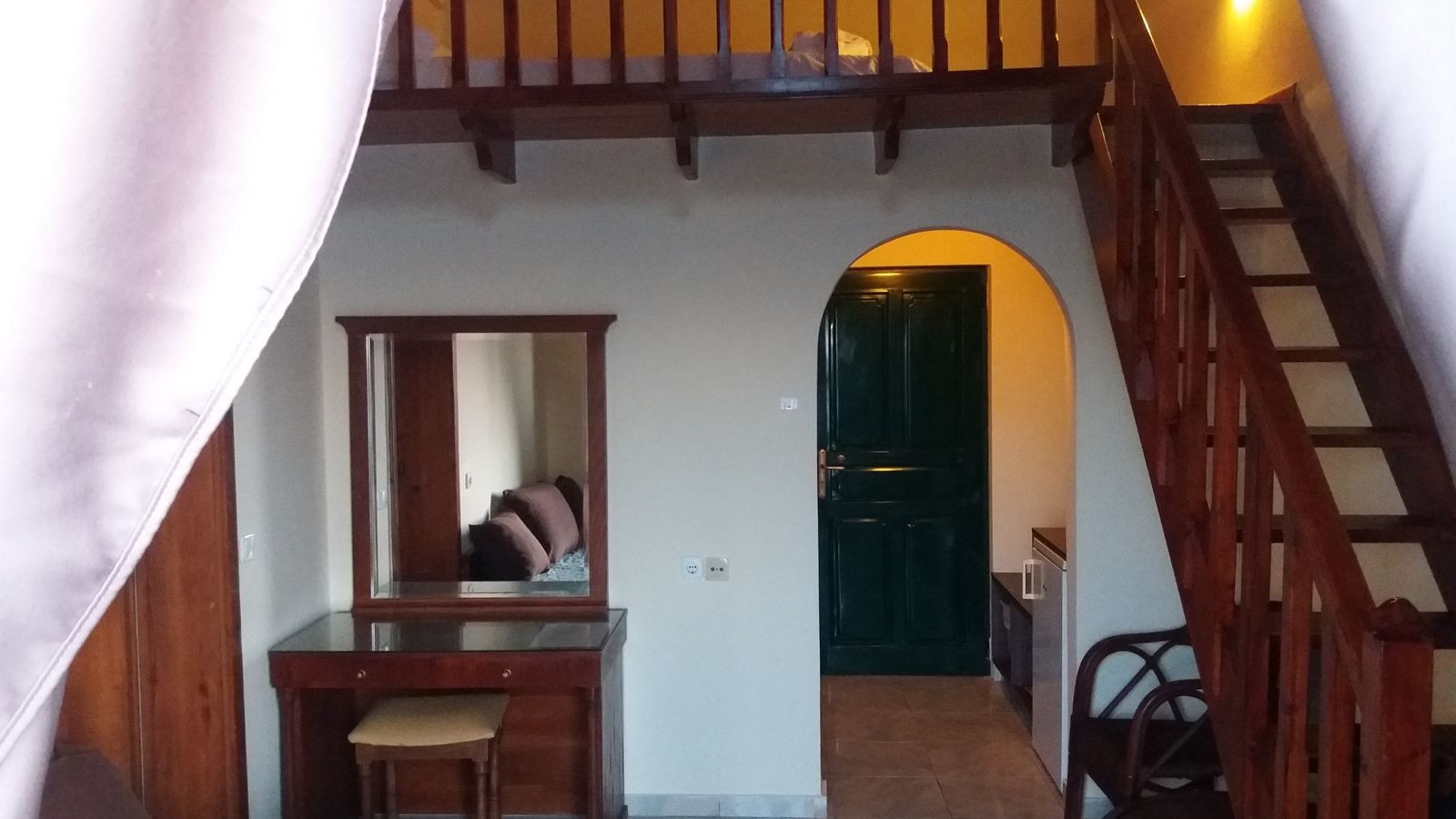 rooms-promo-family-room