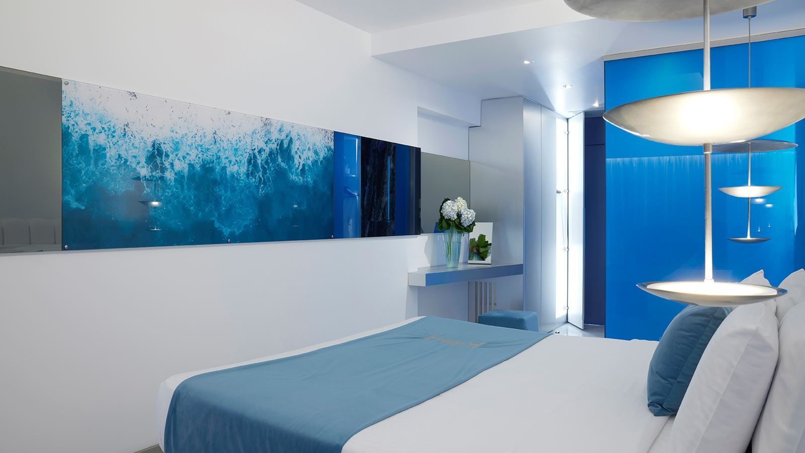 rooms-silver-singleuse-land-view