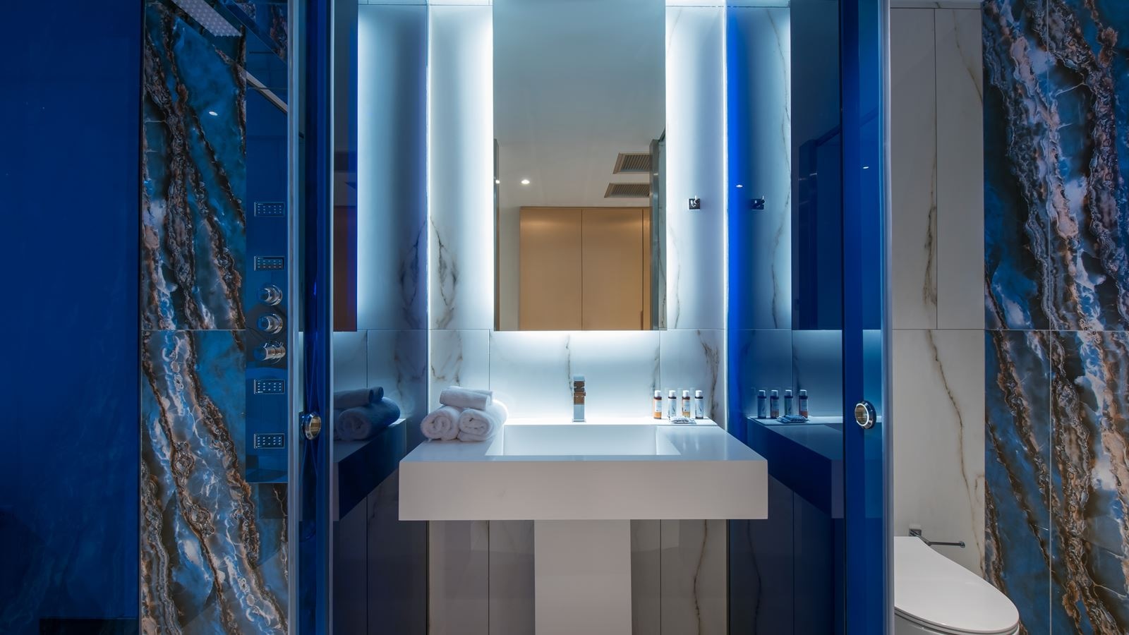 rooms-copper-junior-suite-land-view