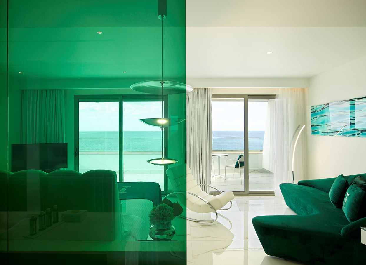 rooms-gold-sky-suite-with-panoramic-sea-view