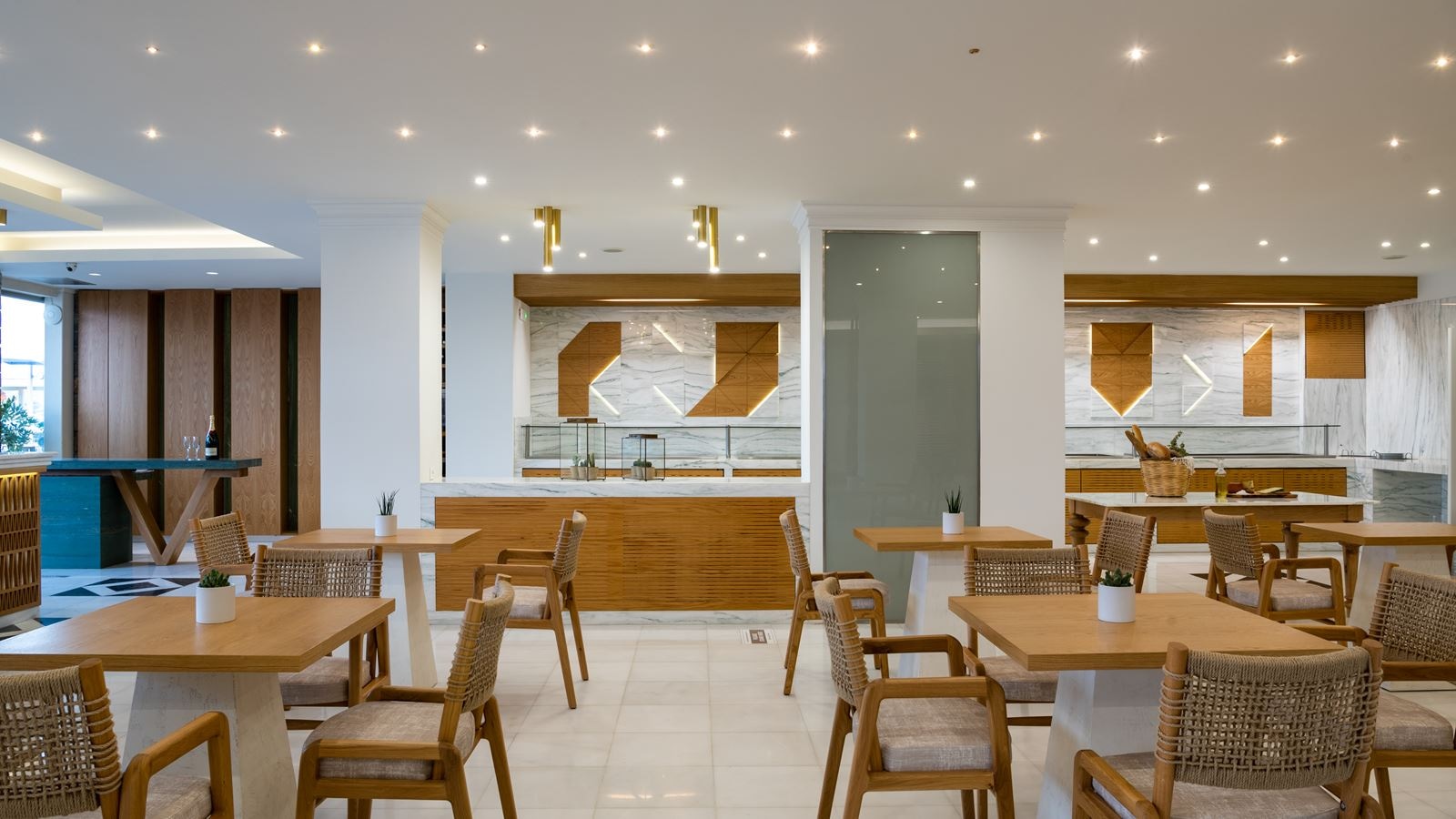 restaurants-main-restaurant-for-breakfast