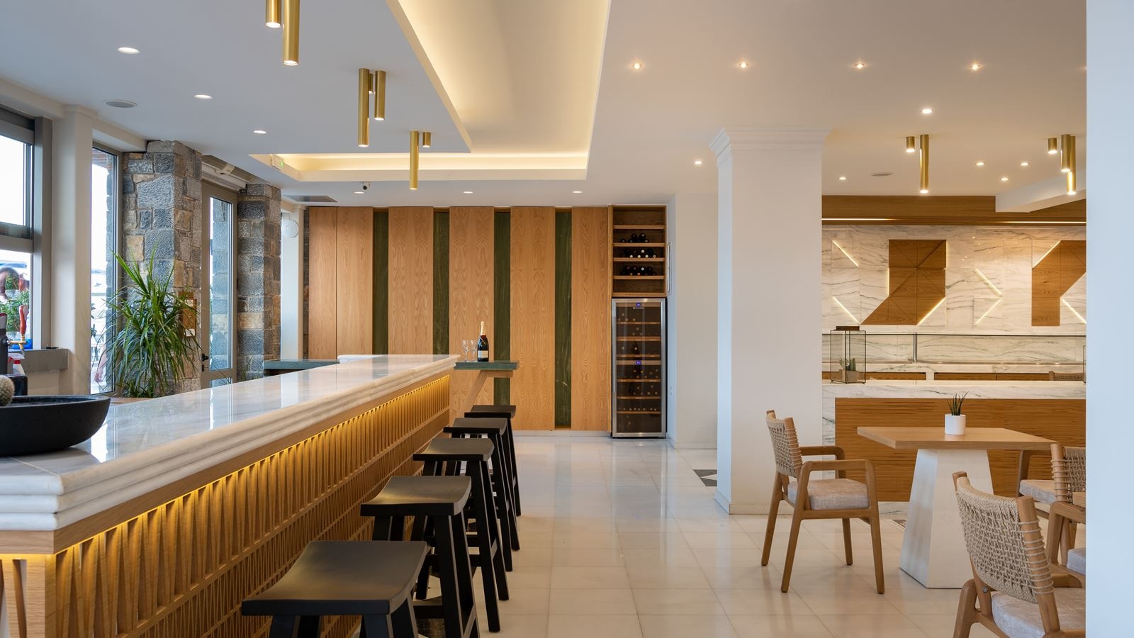 restaurants-main-restaurant-for-breakfast