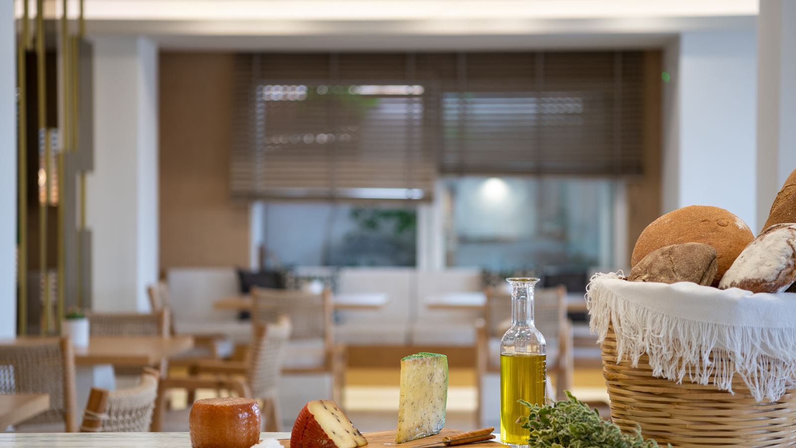 restaurants-main-restaurant-for-breakfast