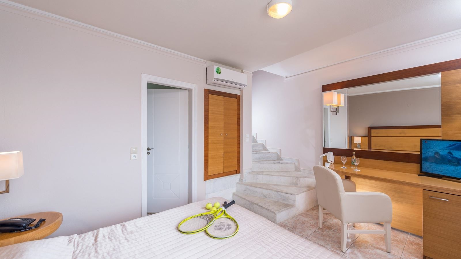 rooms-family-2-bedrooms-maisonette-seaview