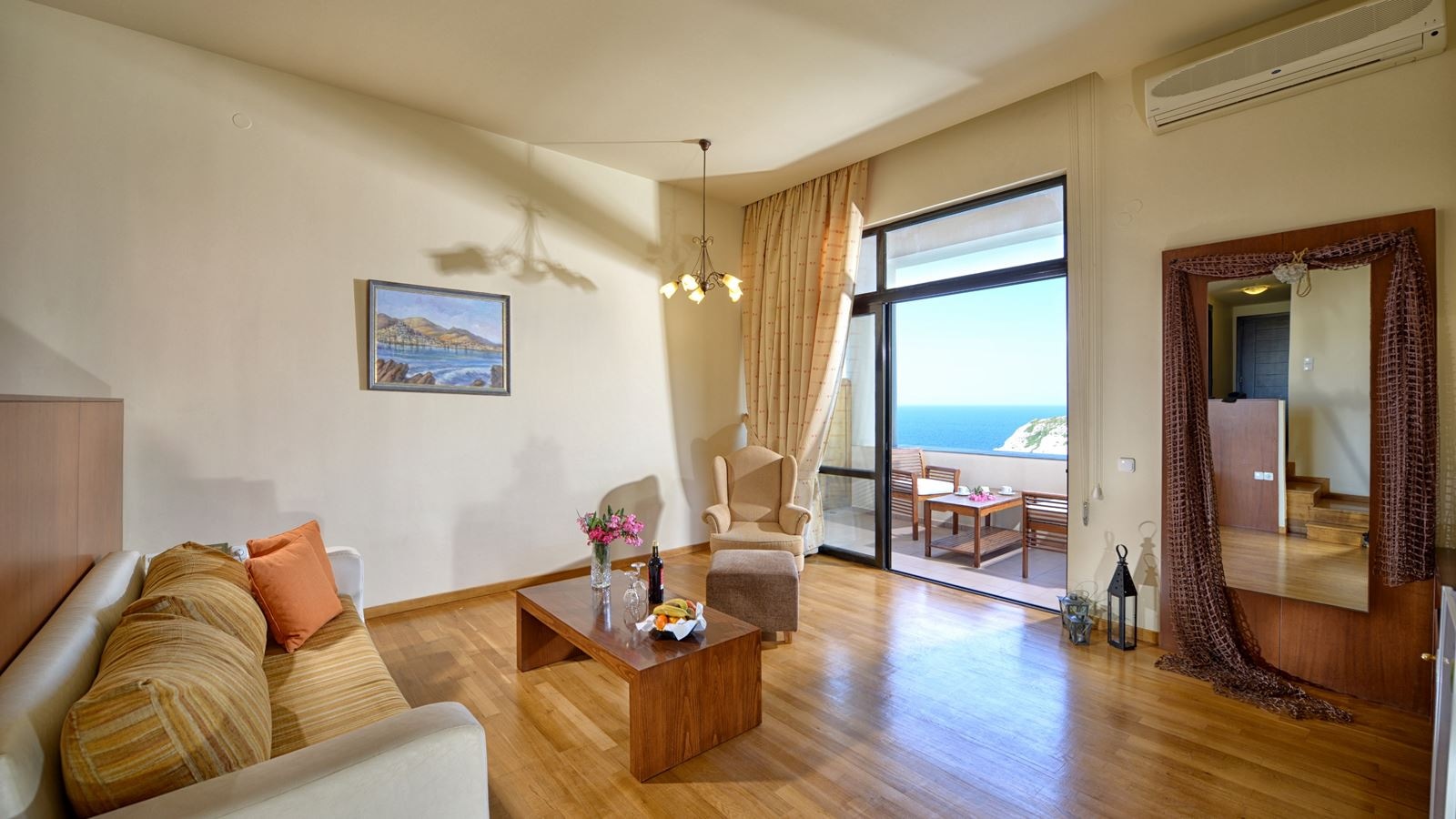 rooms-vip-suite-land-view