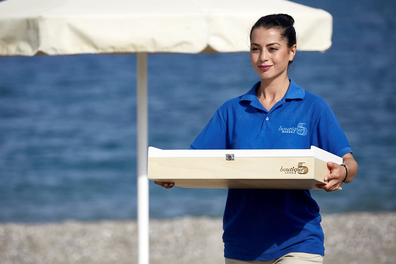 bars-beach-a-la-carte-waiter-service