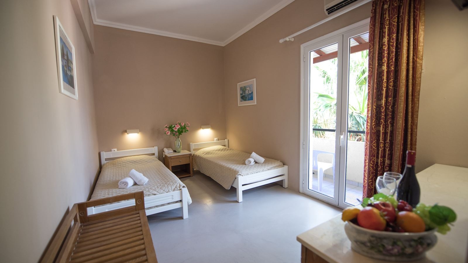 rooms-double-room-land-view