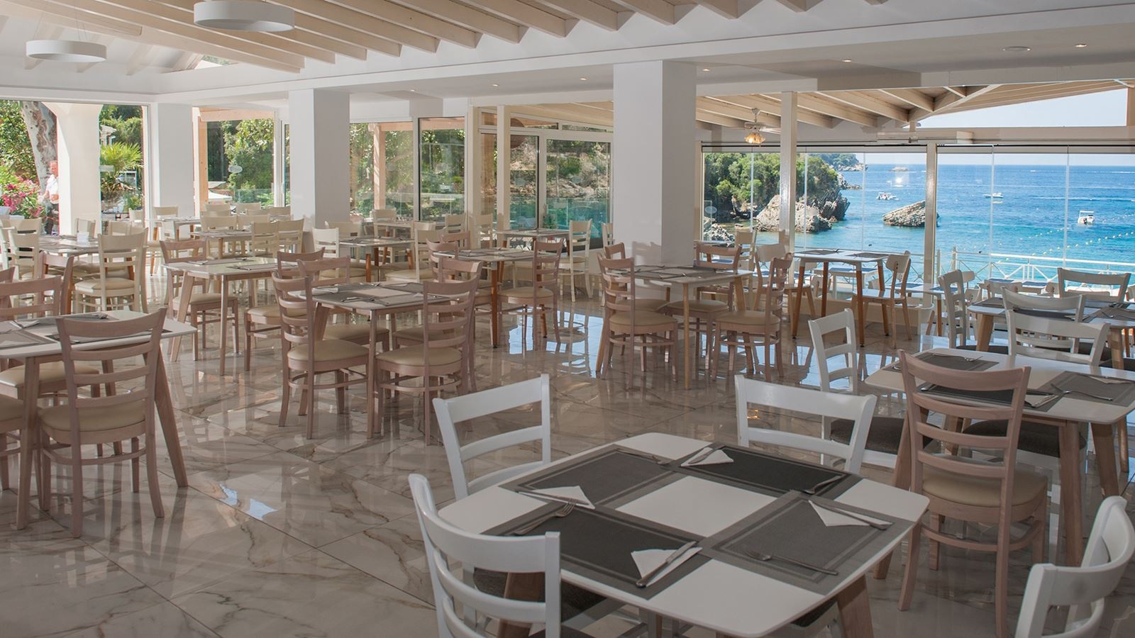 restaurants-king-alkinoos-main-restaurant