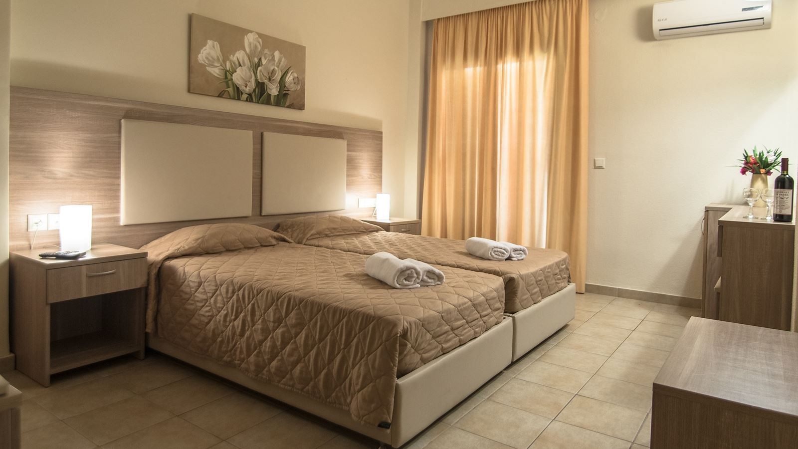 rooms-twin-standard-room--balcony-or-terrace-