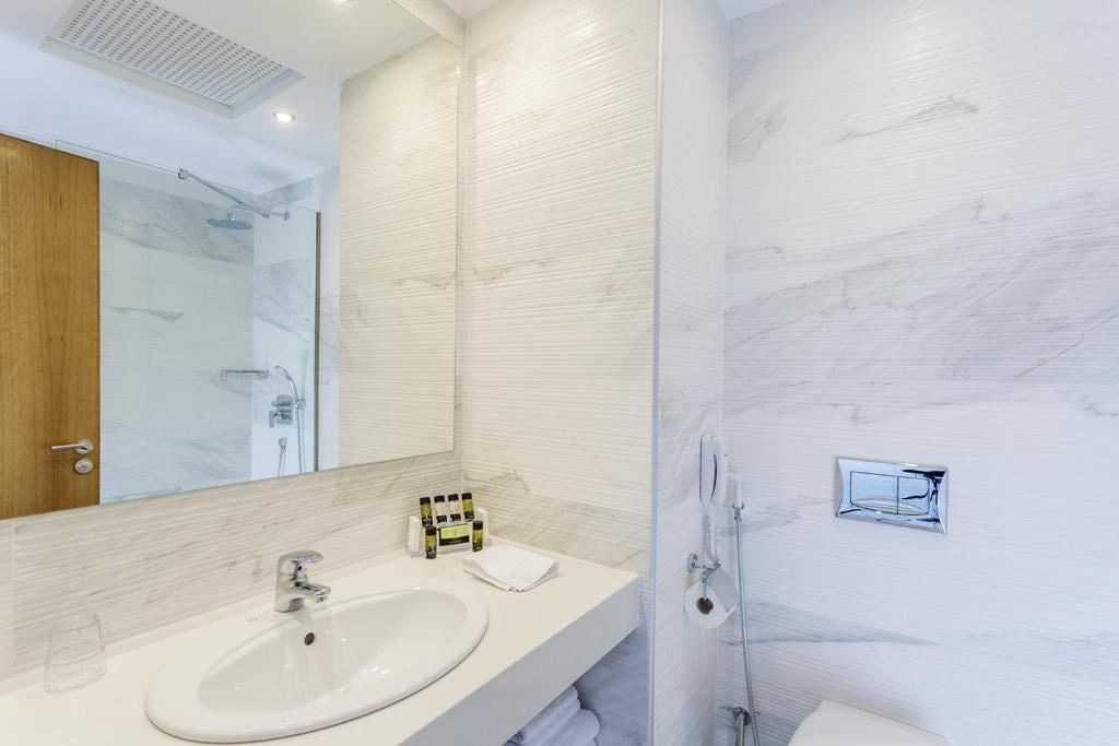 rooms-double-land-view-room-balcony