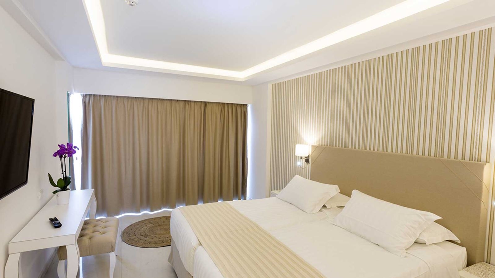 rooms-double-land-view-room-balcony