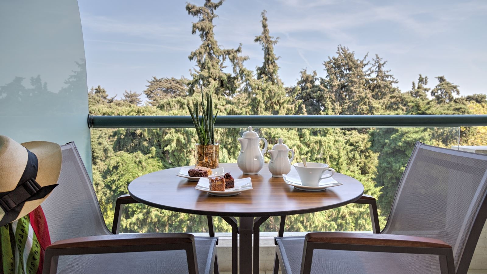 rooms-deluxe-double-room