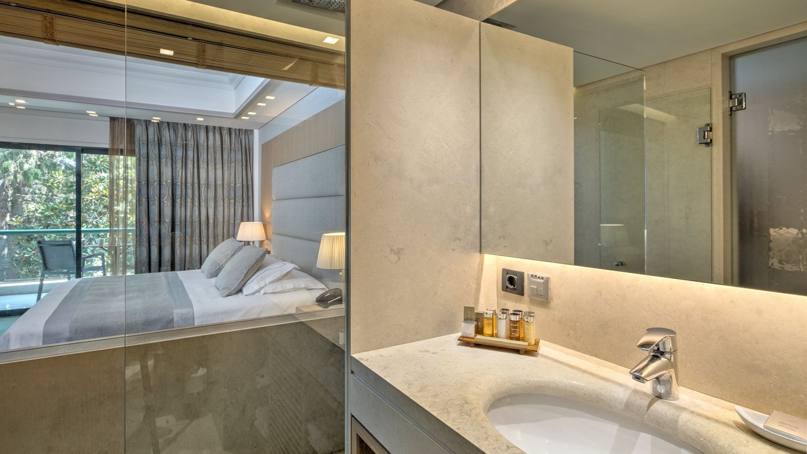 rooms-deluxe-double-room