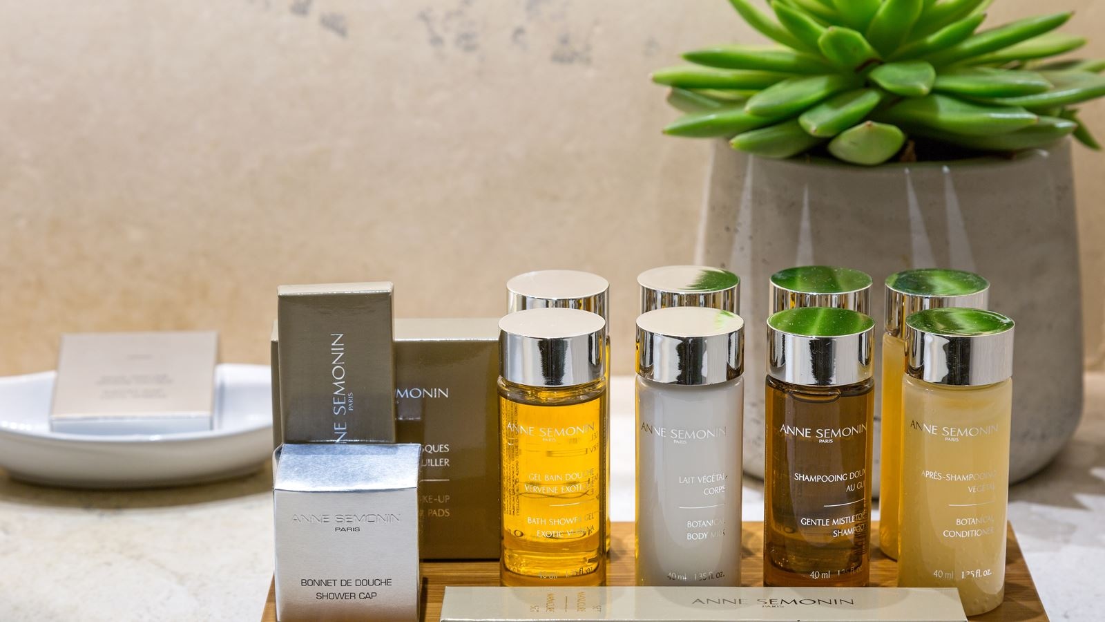 rooms-deluxe-double-room