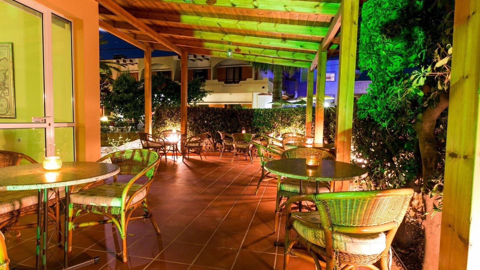 restaurants-restaurant