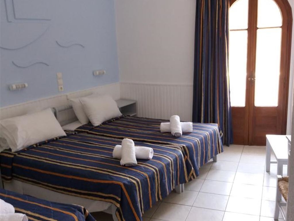 rooms-room-triple-balcony-or-terrace