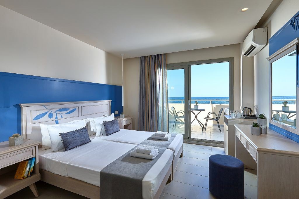 rooms-deluxe-room-open-air--jacuzzi