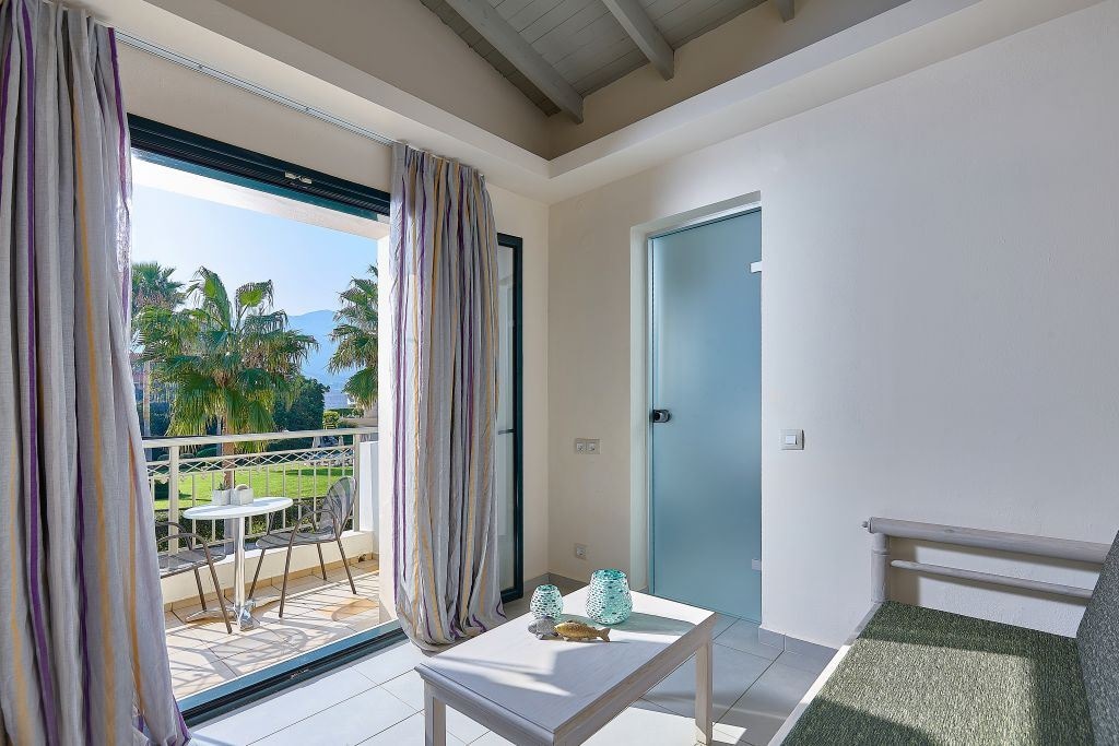 rooms-one-bedroom-suite-gardenland-view