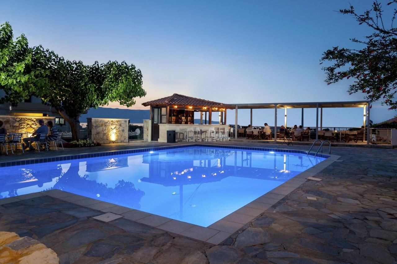 pools-outdoor-pool
