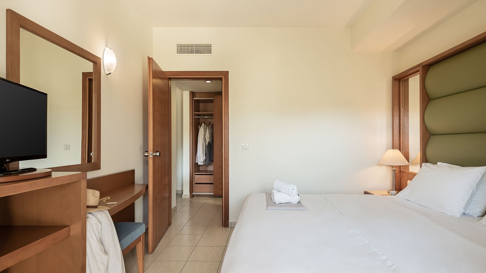 rooms-inland-view-suite